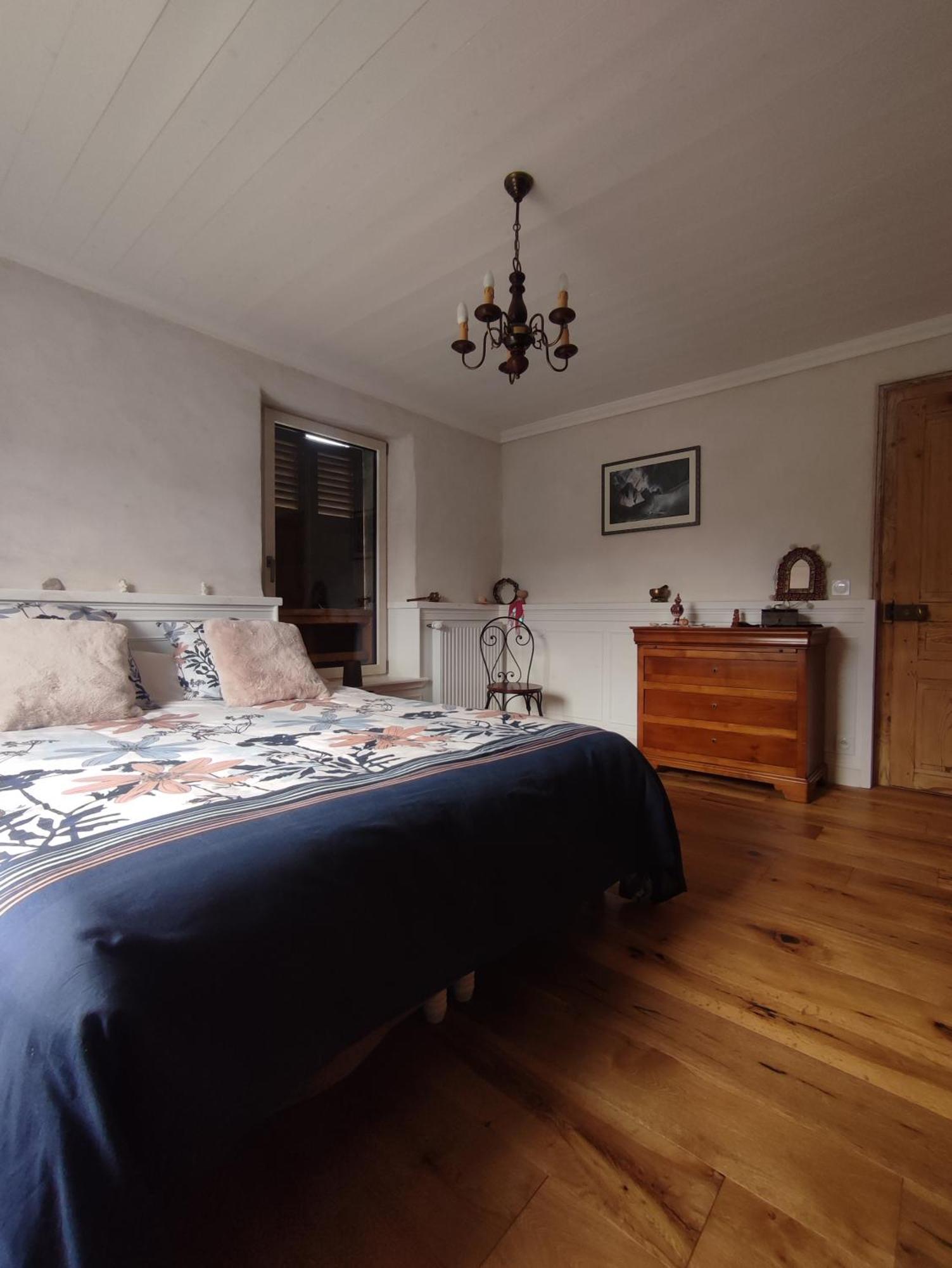 Chambre Atypique 2 Pers 200M Du Lac Saint-Jorioz Bilik gambar